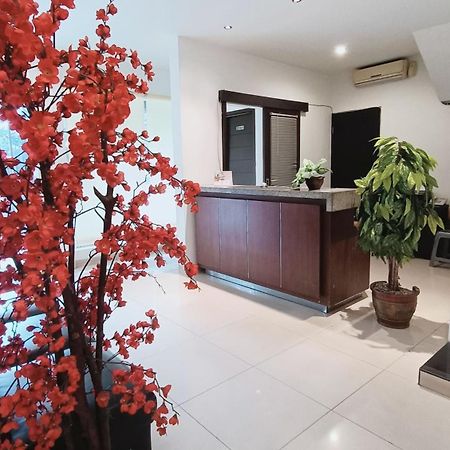 VI Hotel Bandung Kültér fotó